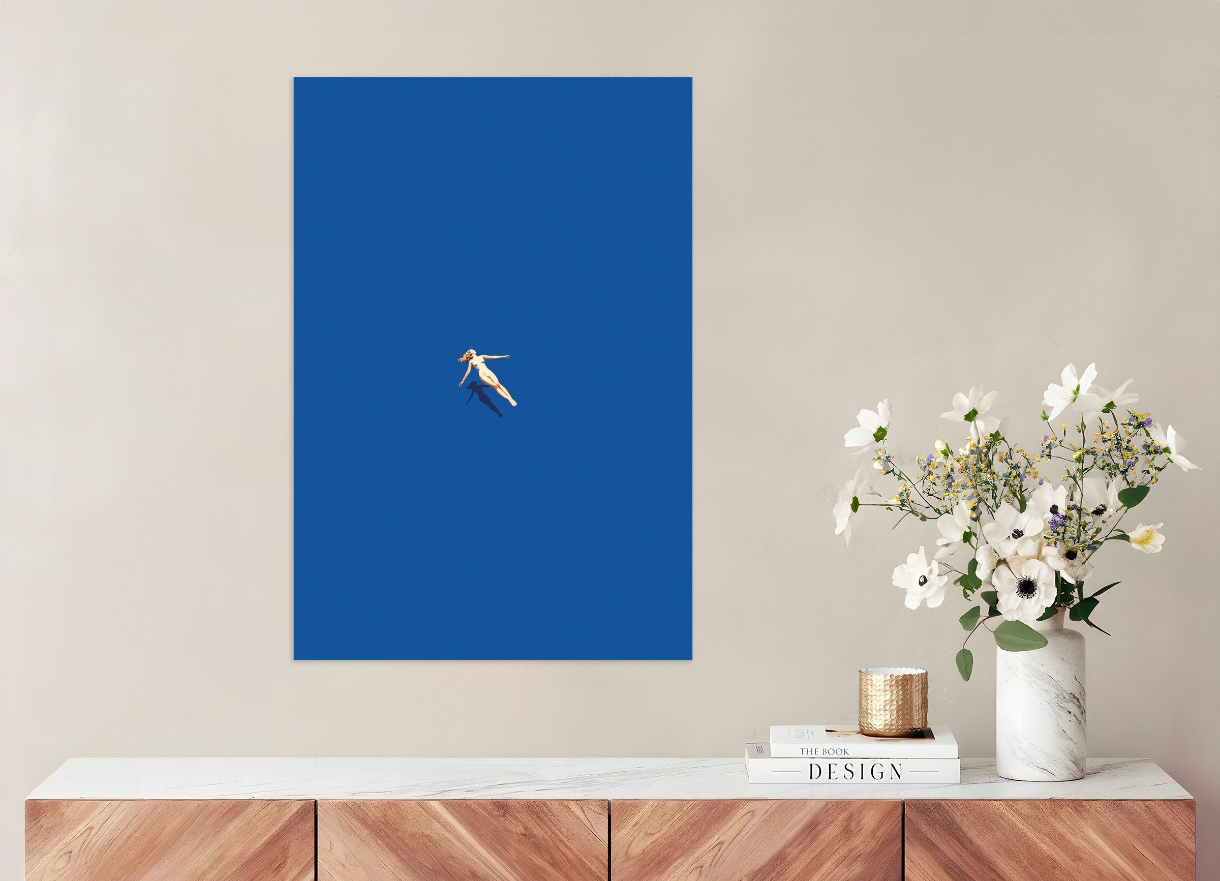 Kvinna flytande på vatten, SPA-poster