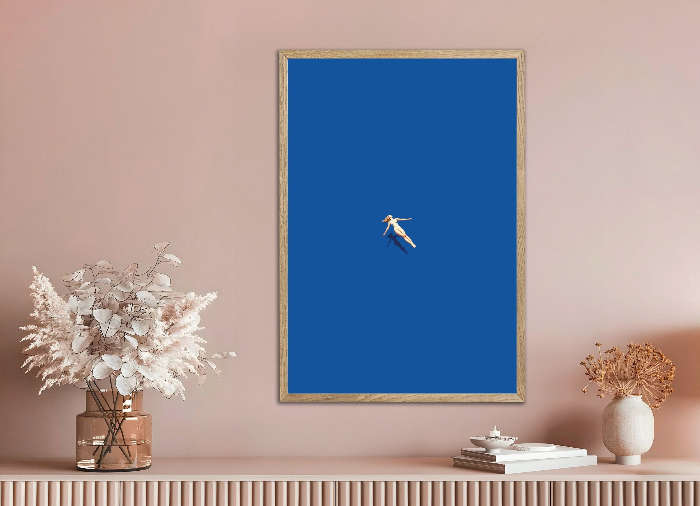 Kvinna flytande på vatten, SPA-poster