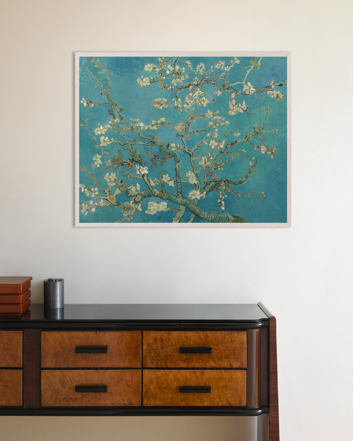 Poster med Mandelblomning (1890) av Vincent van Gogh, med vit träram