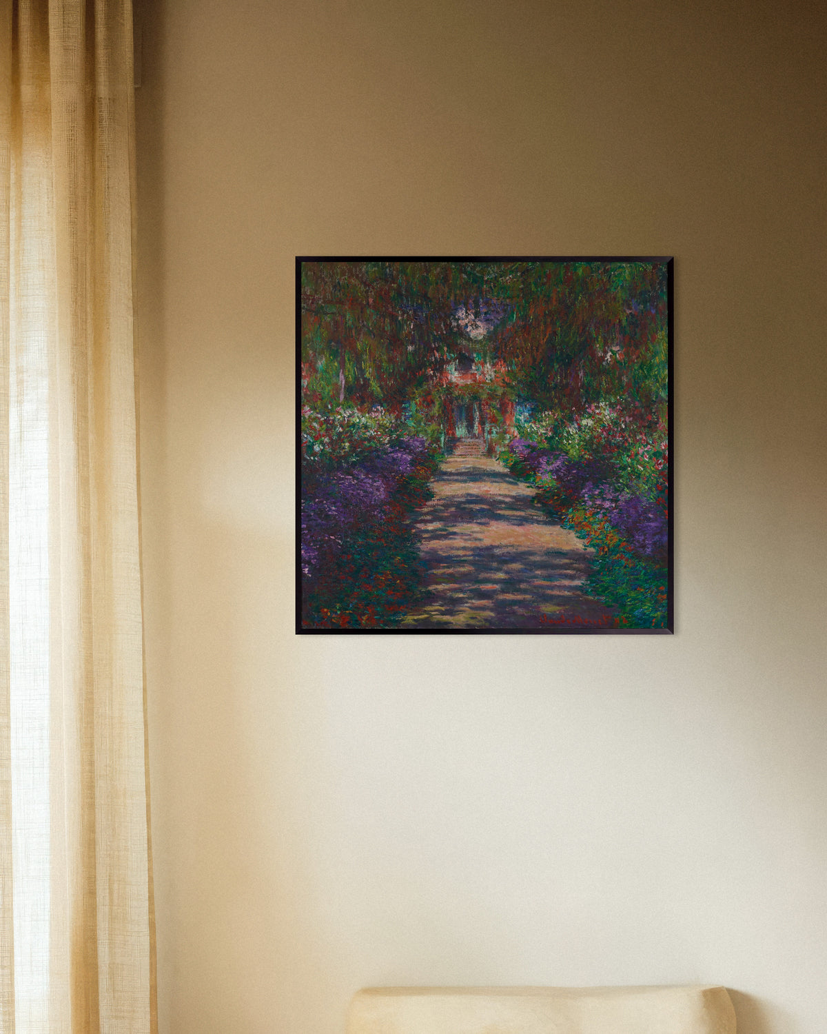 Poster En allé i Monets trädgård i Giverny (1902) av Claude Monet med metallram