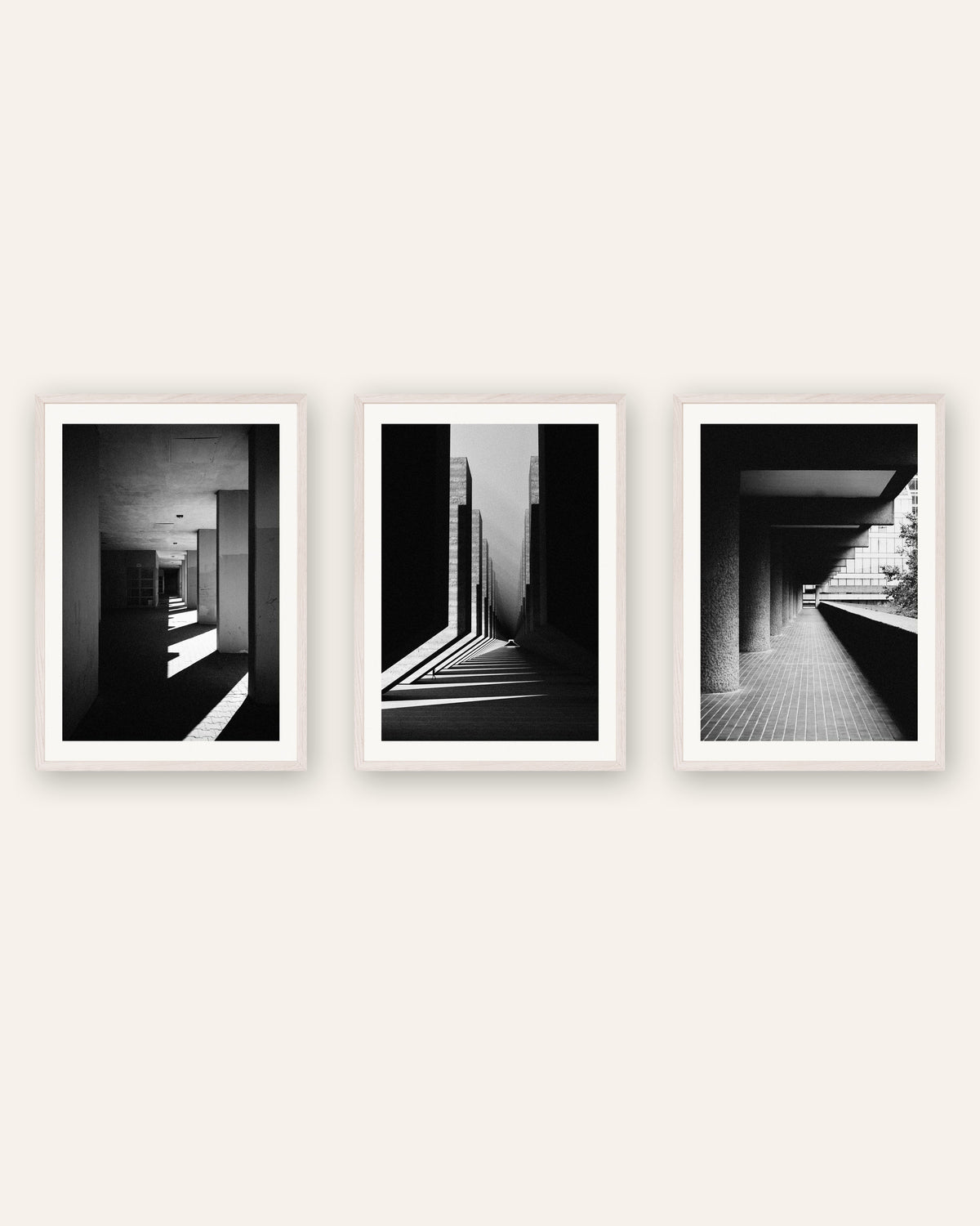 Brutalism-posters, set med 3: ljus och skugga, i vita ekramar