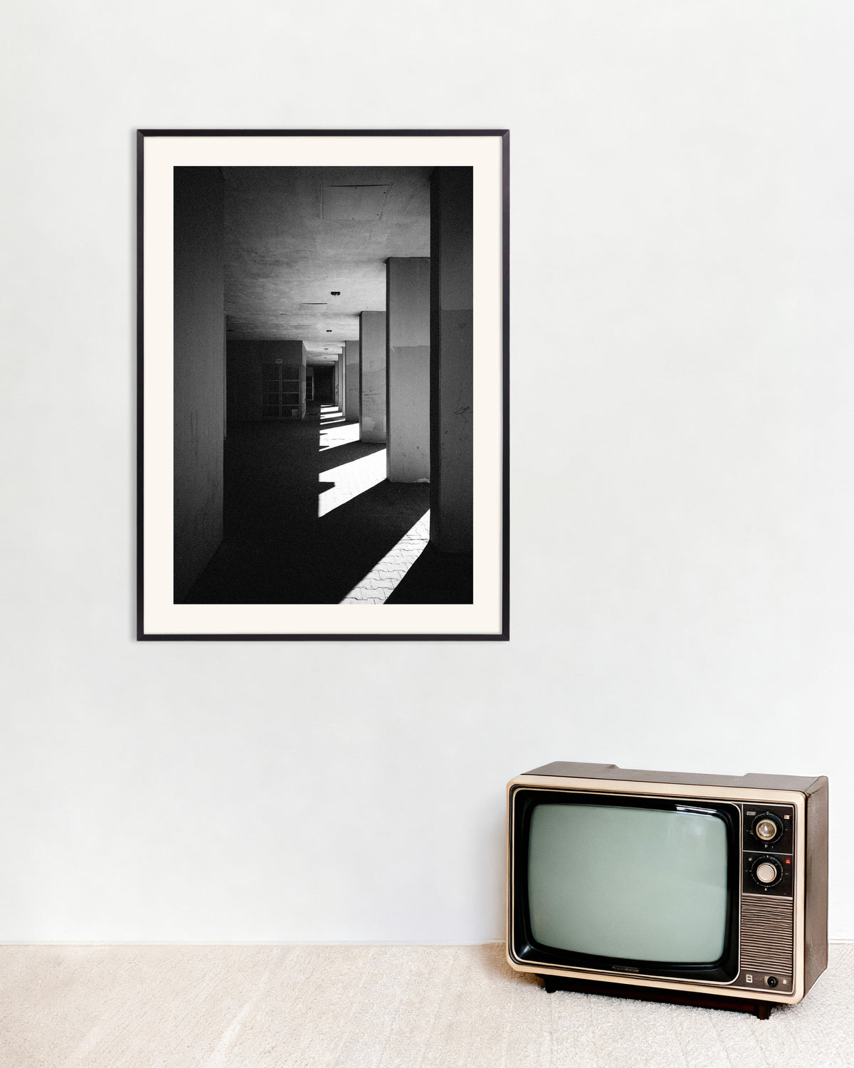 Poster ”Kolonnad med solränder”, med metallram