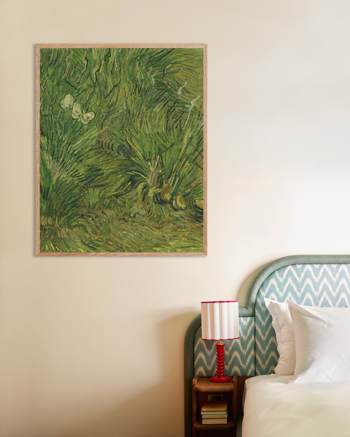 Poster med Trädgård med fjärilar (1889) av Vincent van Gogh, med ram i naturträ