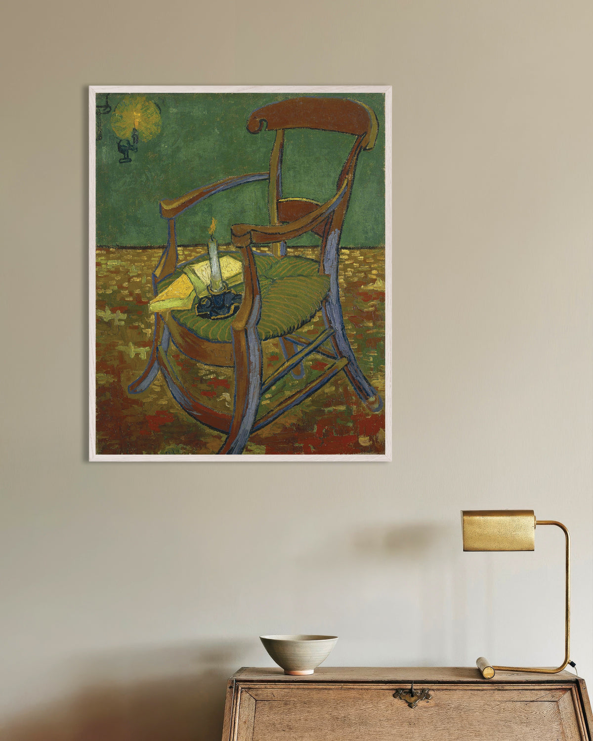 Poster med Gauguins stol (1888) av Vincent van Gogh, med vit träram