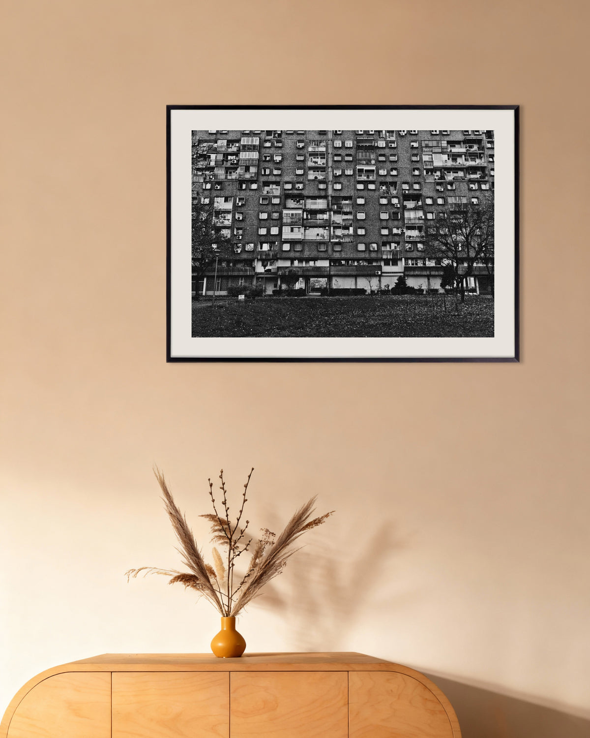 Poster ”Bostadsområde på hösten”, med metallram