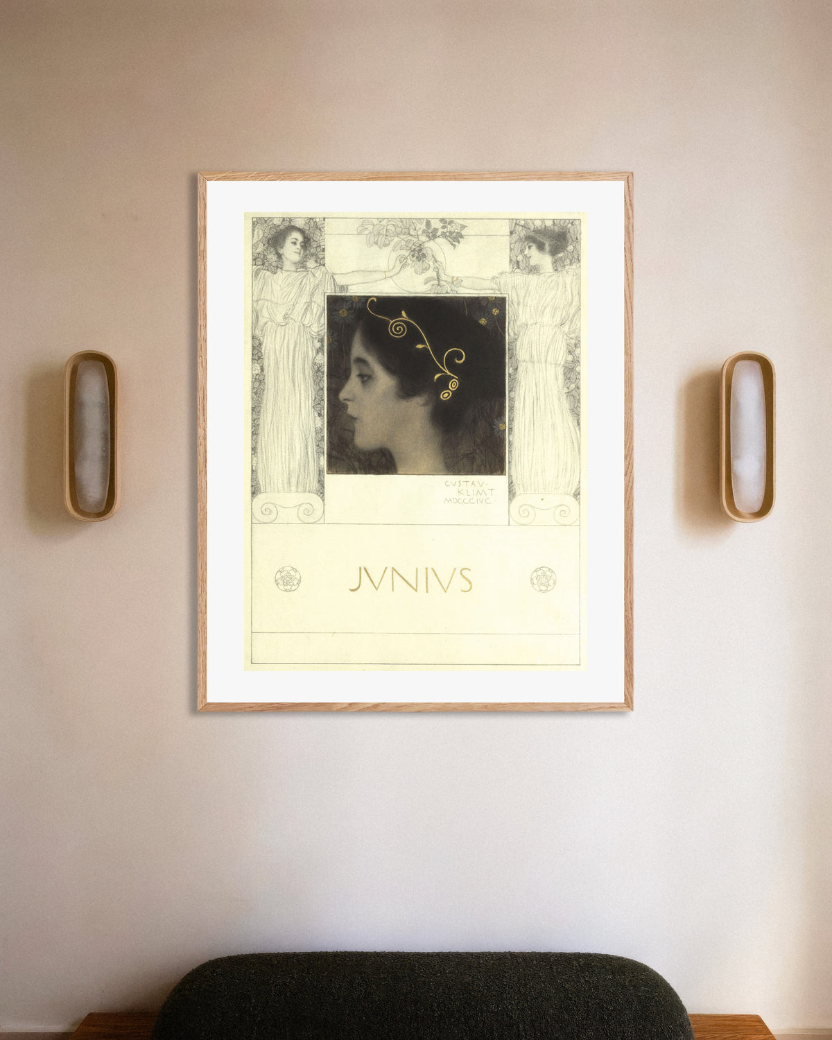 Poster Junius (1896) av Gustav Klimt med ram i naturträ