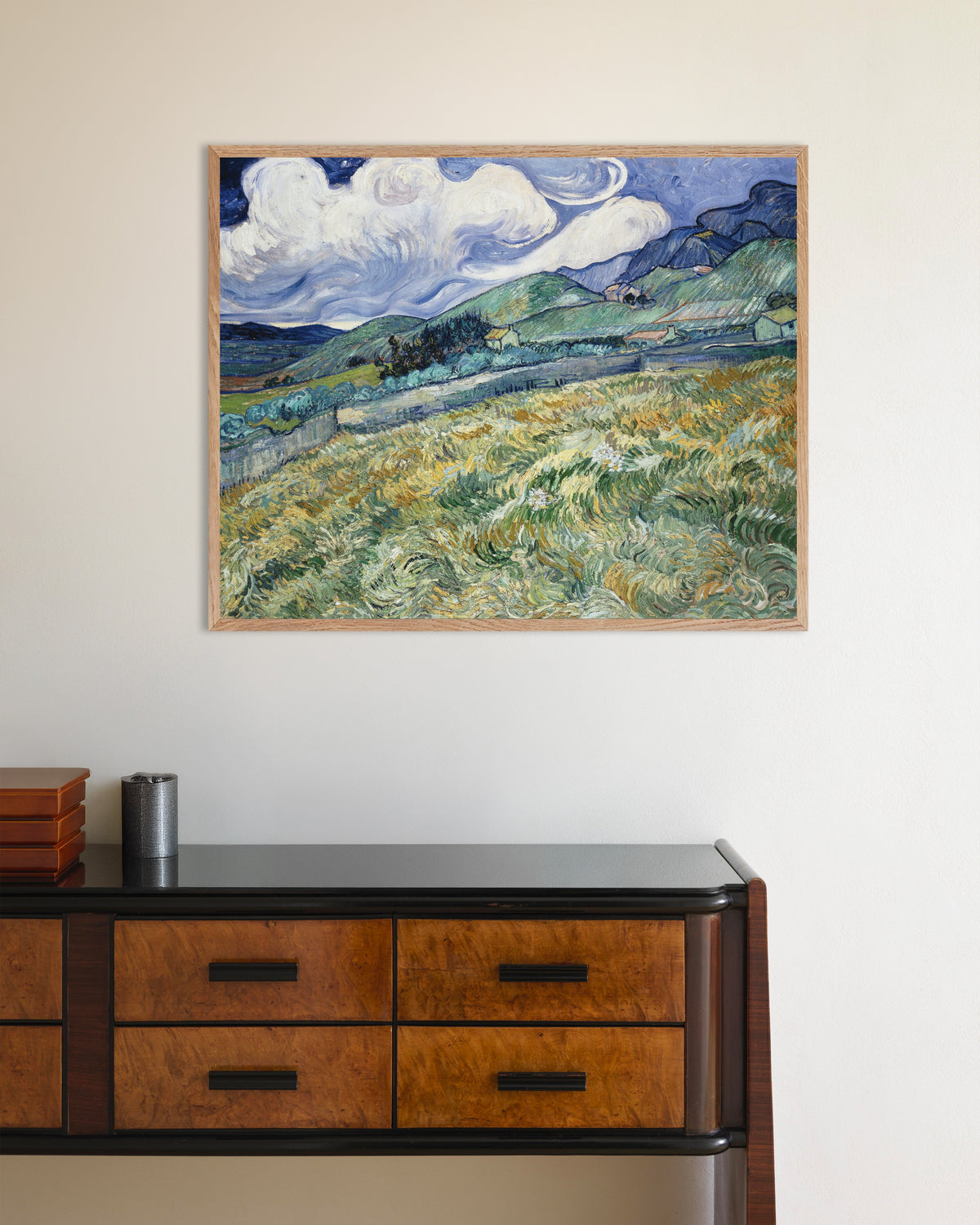 Poster med Landskap från Saint-Rémy (1889) av Vincent van Gogh, med ram i naturträ