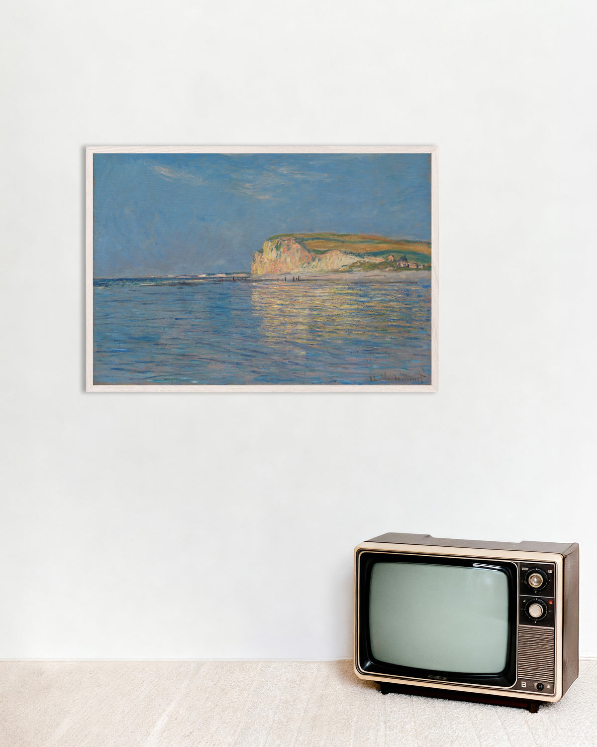 Poster Lågvatten vid Pourville nära Dieppe (1882) av Claude Monet med vit träram