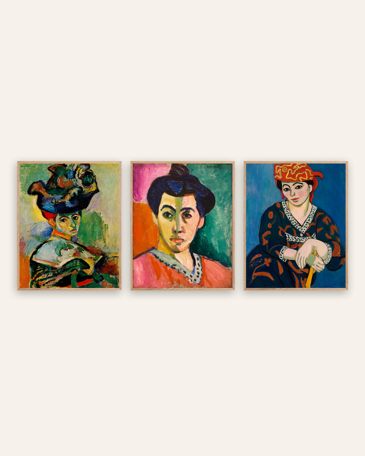 Matisse-posters, set med 3 fauvistiska porträtt: Kvinna med hatt, Madame Matisse och Röd huvudbonad, i ramar av naturek
