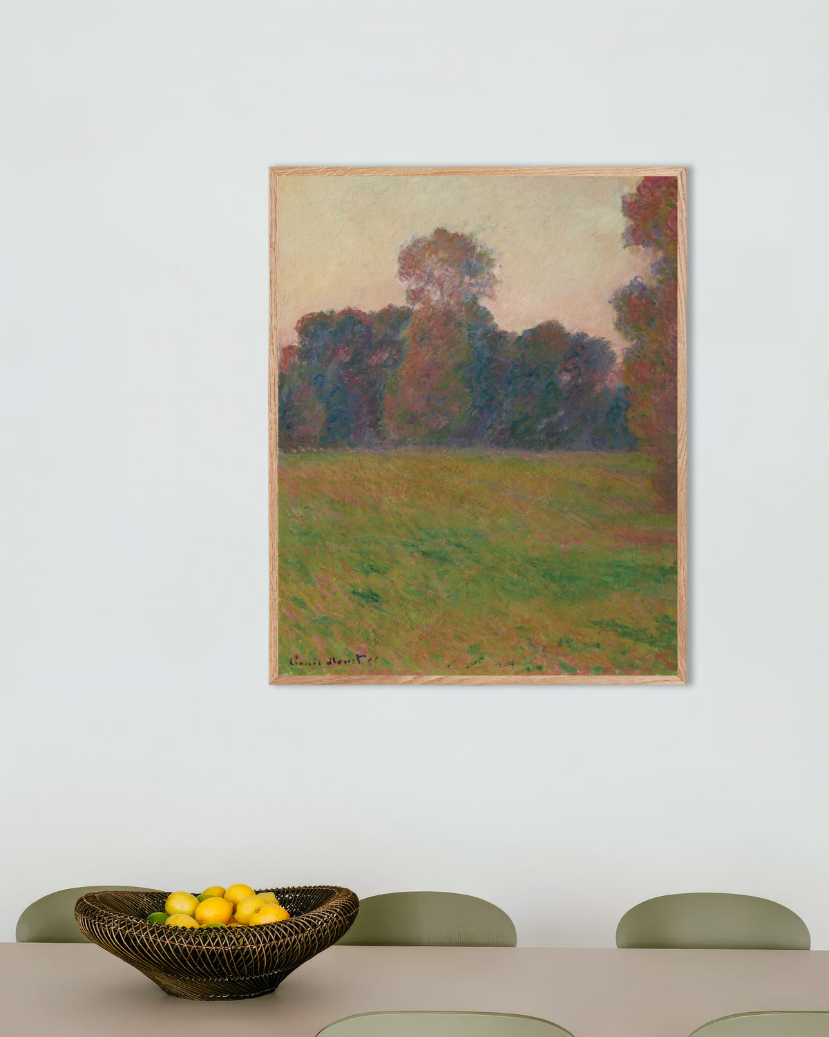 Poster Äng vid Giverny (1886) av Claude Monet med ram i naturträ