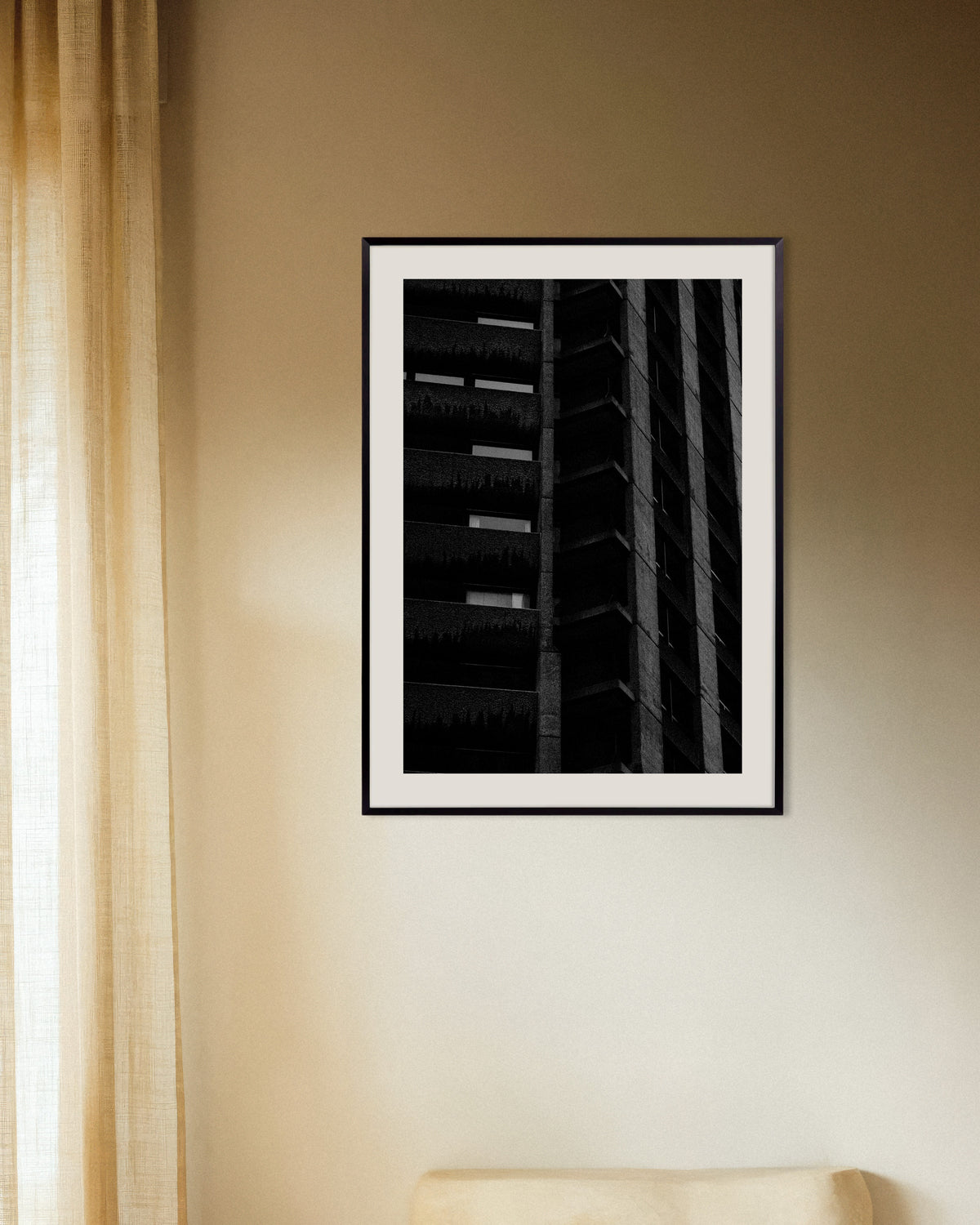 Poster ”Nattfasad med hängande växter”, med metallram