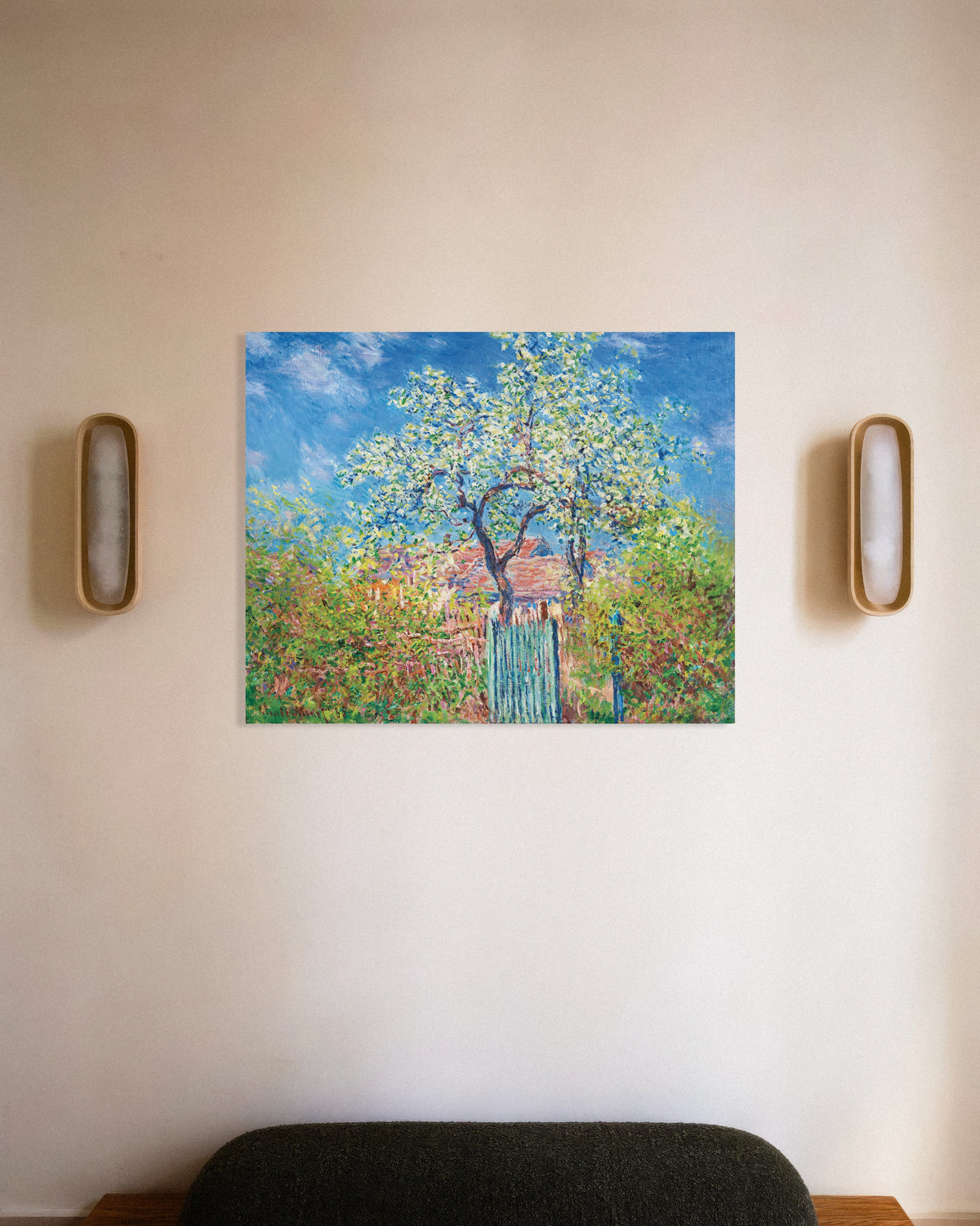 Poster Blommande päronträd (1885) av Claude Monet