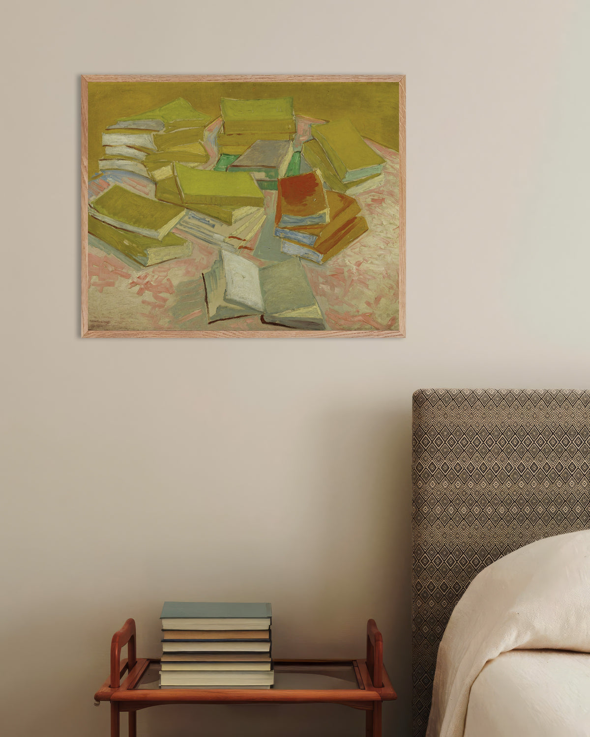 Poster av Högar av franska romaner (1887) av Vincent van Gogh, med ram i naturträ