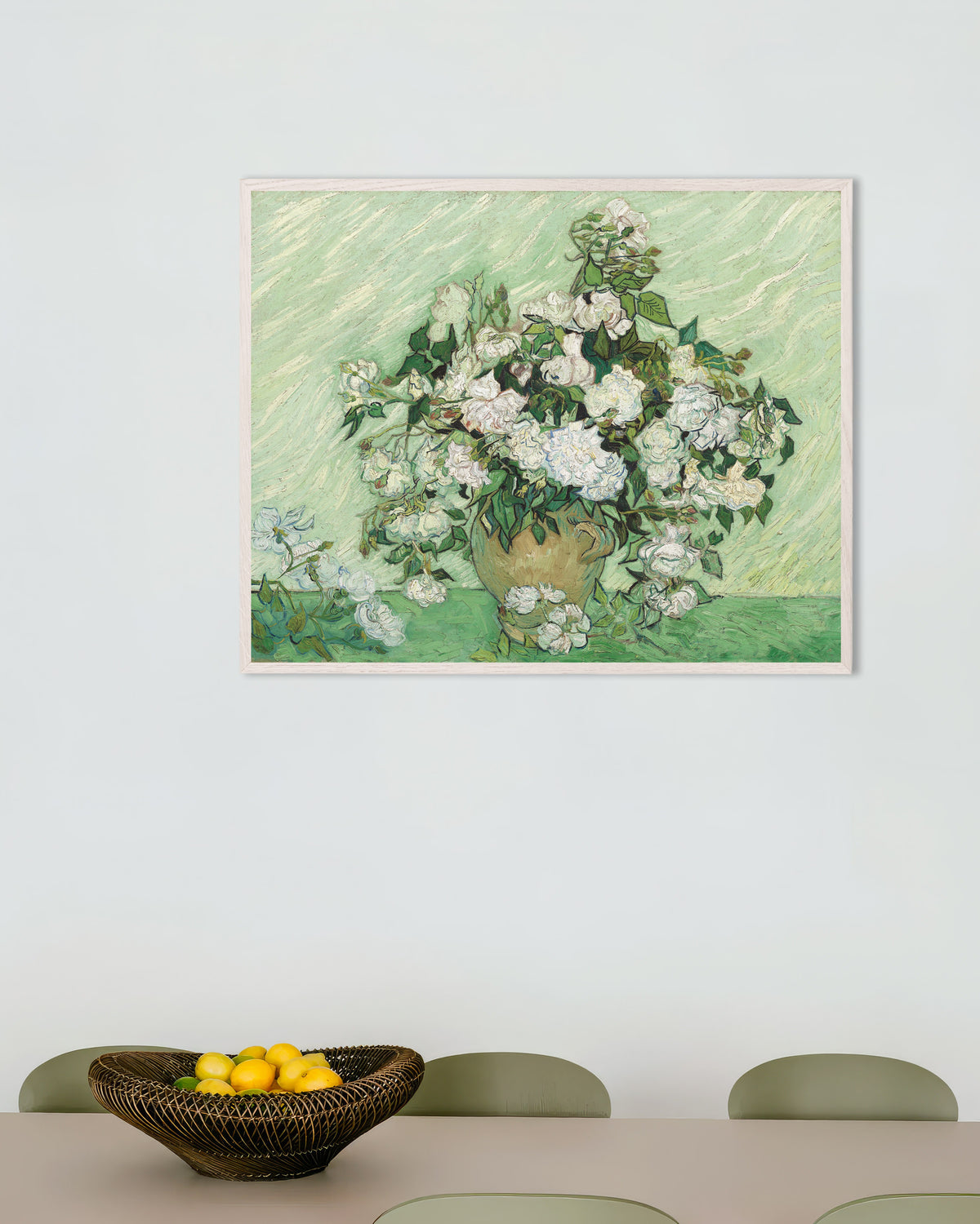 Poster med Roser (1890) av Vincent van Gogh, med vit träram