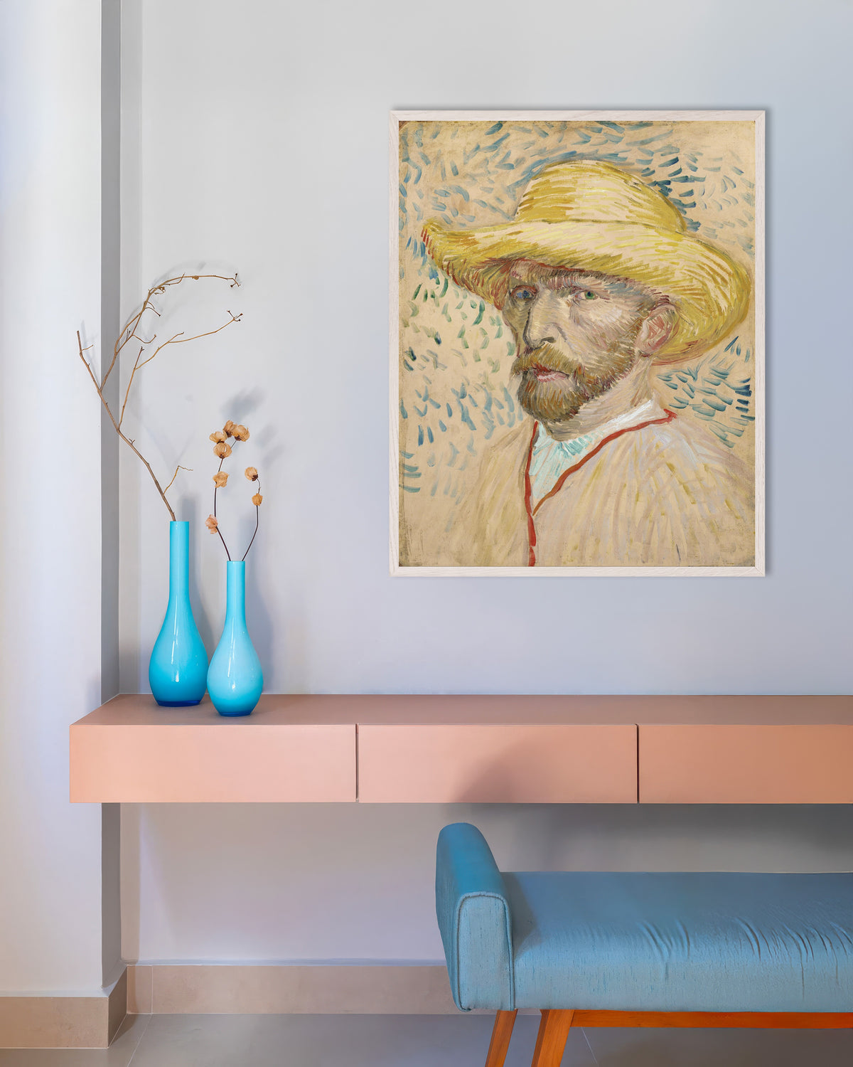 Poster med motivet Självporträtt med stråhatt och konstnärsrock (1887) av Vincent van Gogh, med vit träram