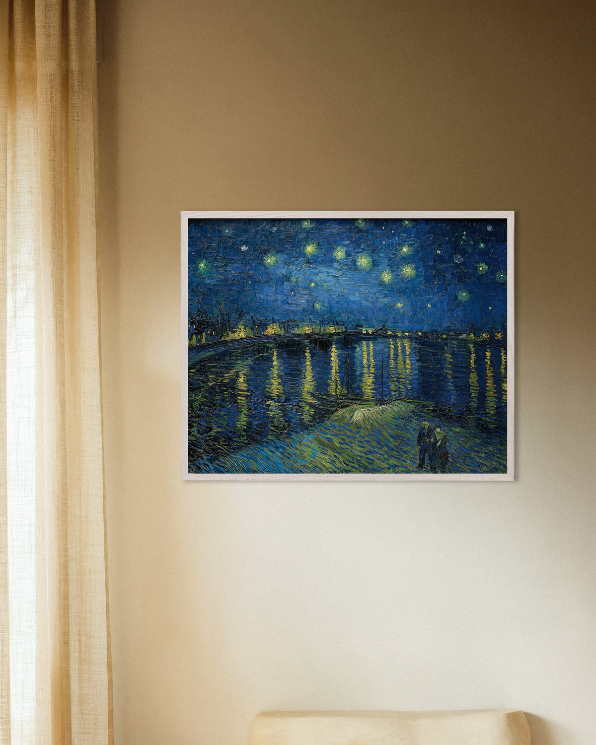 Poster av Stjärnenatt över Rhône (1888) av Vincent van Gogh, med vit träram