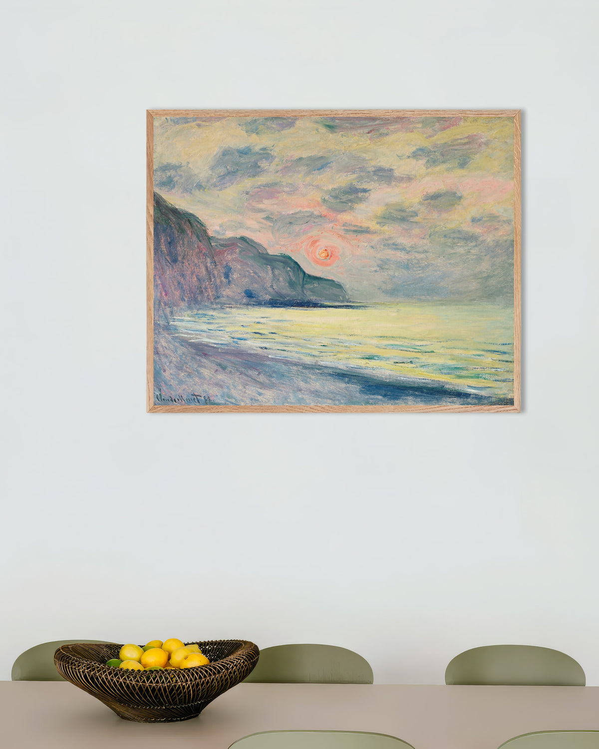 Poster Solnedgång i disigt väder, Pourville (1882) av Claude Monet med ram i naturträ