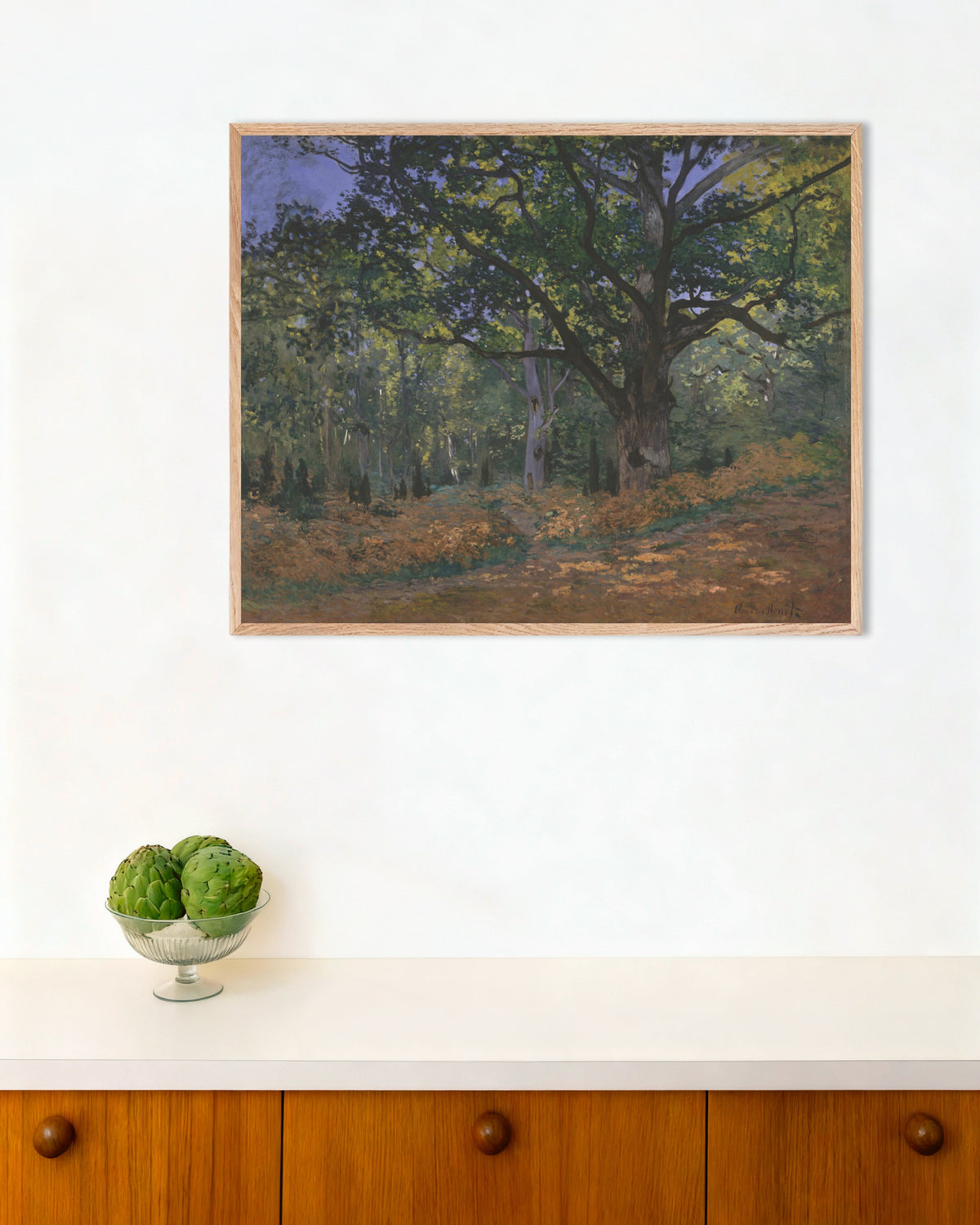 Poster Bodmers ek, Fontainebleauskogen (1865) av Claude Monet med ram i naturträ