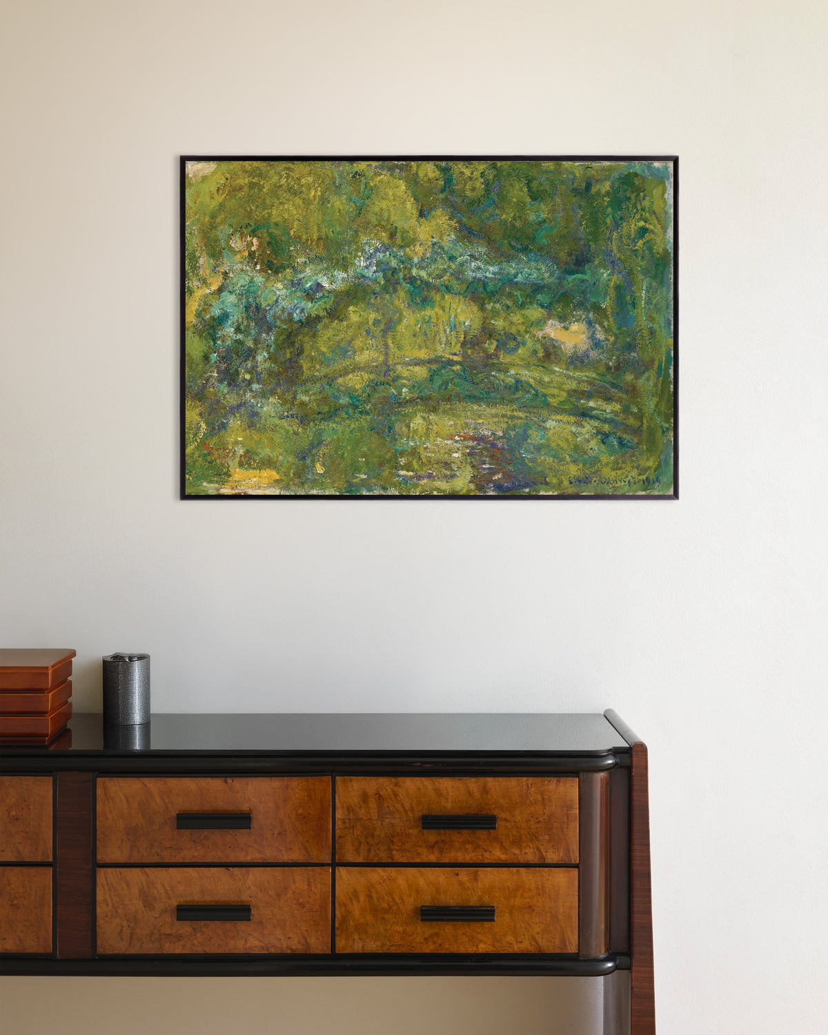 Poster Gångbron över näckrosdammen (1919) av Claude Monet med metallram