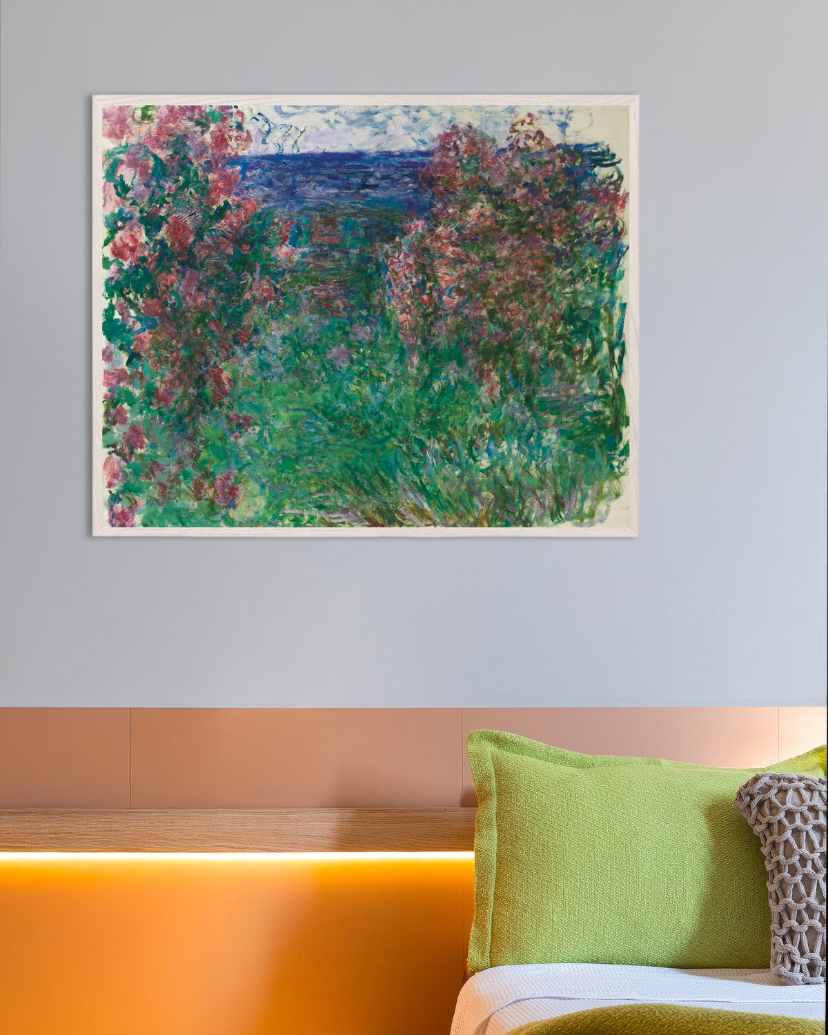 Poster Huset bland rosorna (ca 1925) av Claude Monet med vit träram