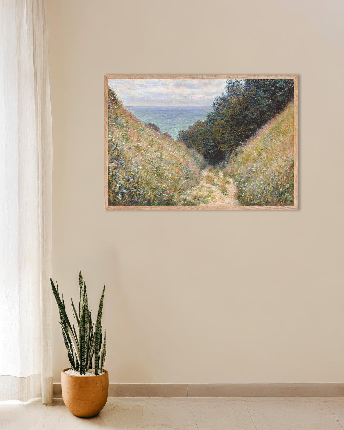 Poster Hålvägen vid La Cavée, Pourville (1882) av Claude Monet med ram i naturträ
