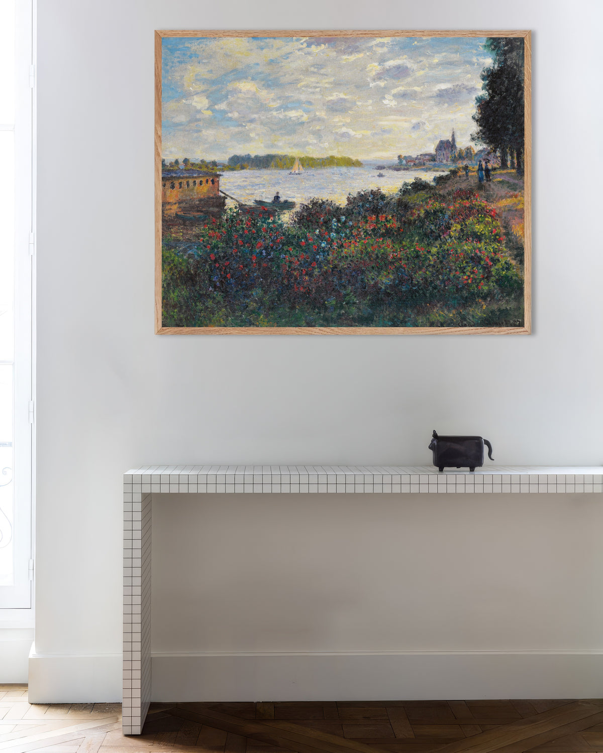 Poster Seine vid Argenteuil (1877) av Claude Monet med ram i naturträ