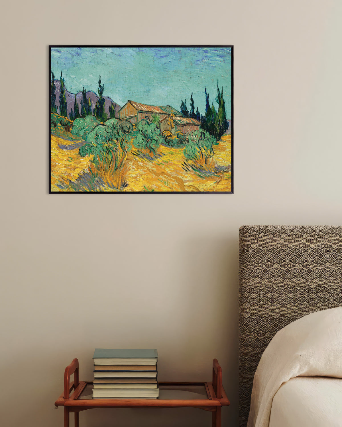 Poster med Trähus bland olivträd och cypresser (1889) av Vincent van Gogh, med metallram