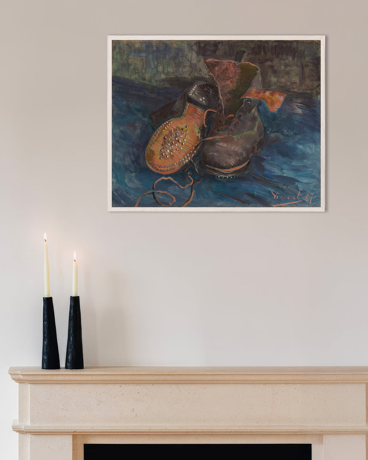 Poster med Ett par stövlar (1887) av Vincent van Gogh, med vit träram