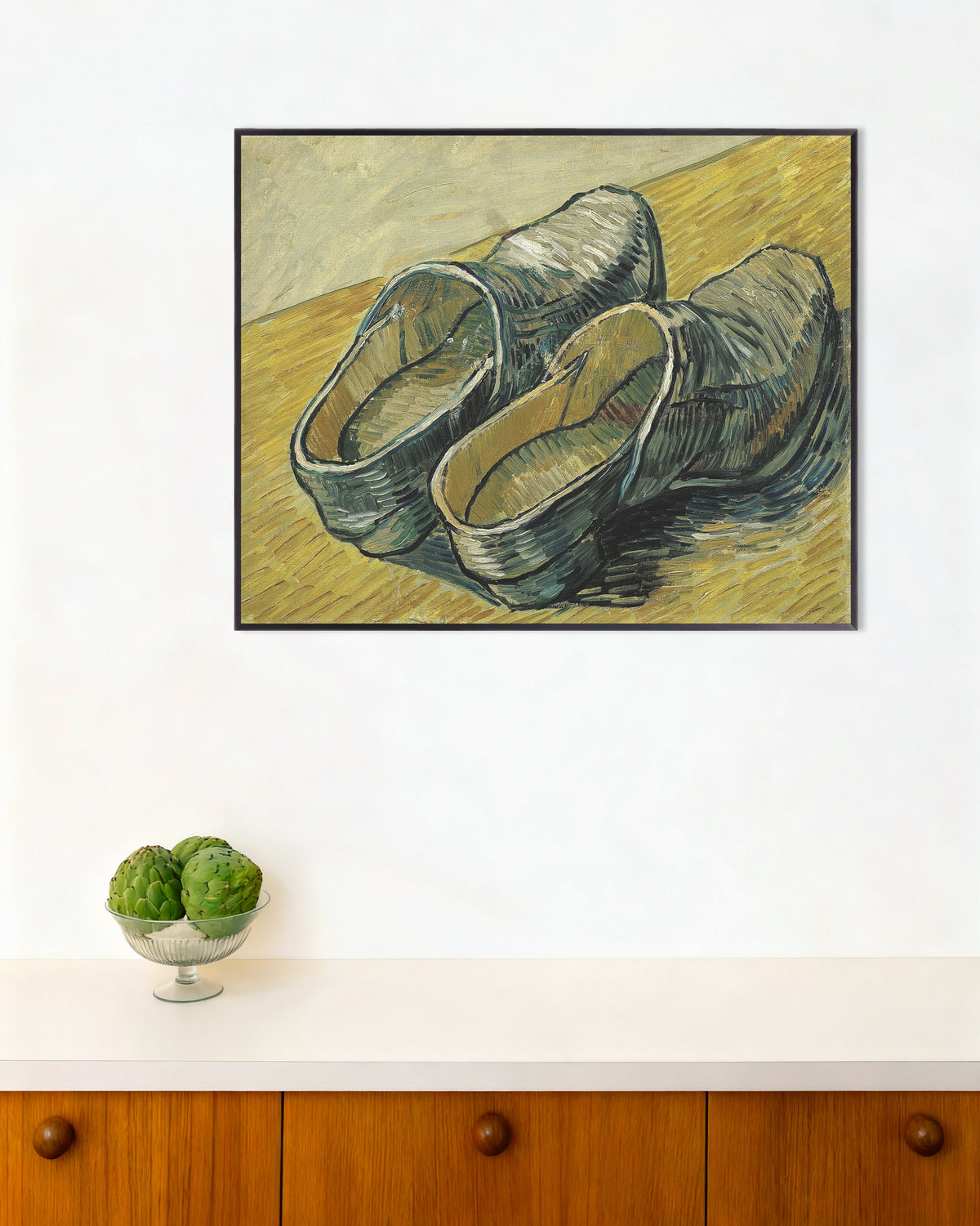 Poster av Ett par träskor i läder (1888) av Vincent van Gogh, med metallram