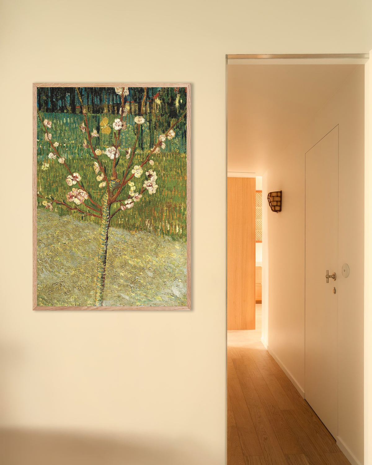 Poster med Mandelträd i blom (1888) av Vincent van Gogh, med ram av naturträ