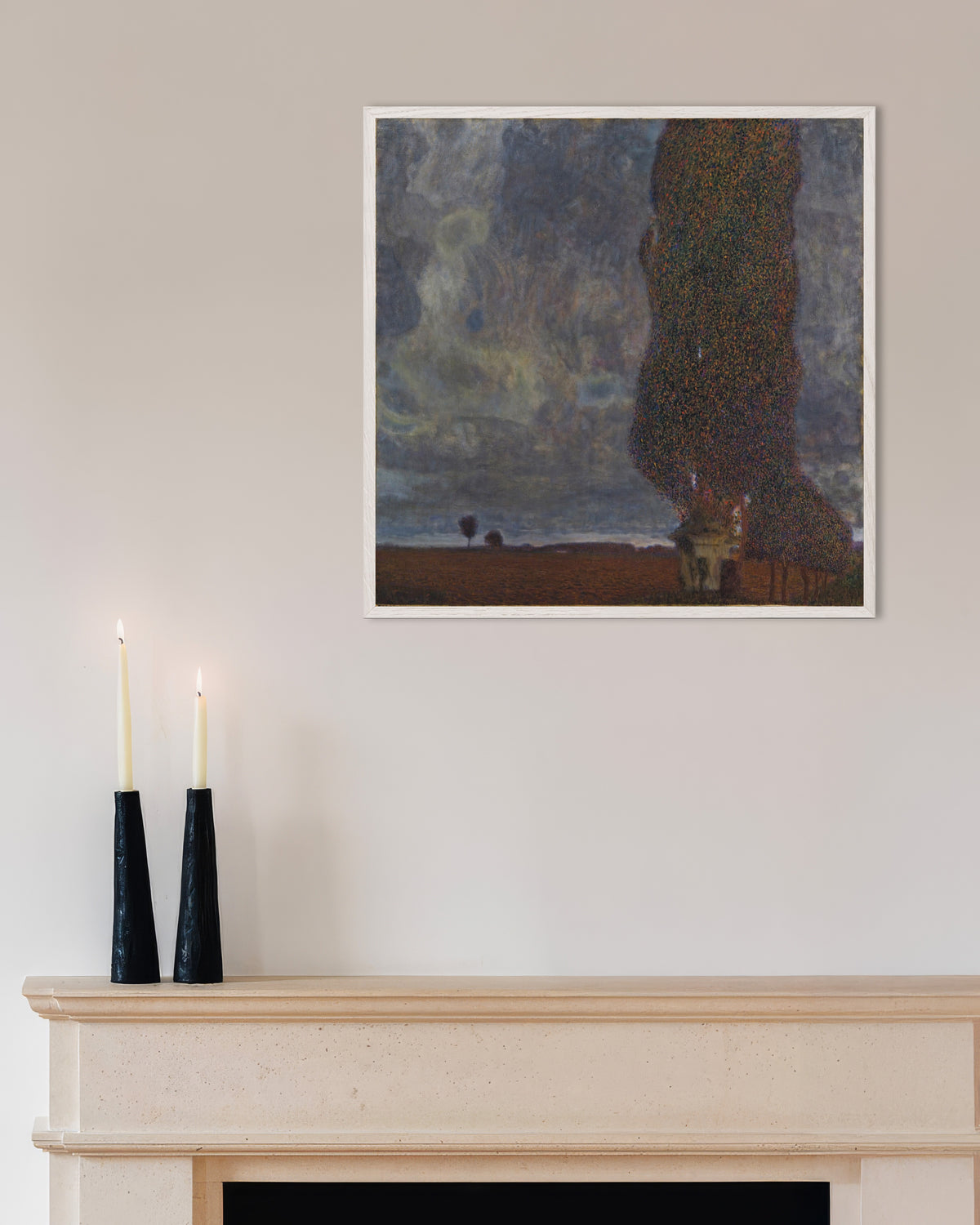 Poster Annalkande oväder (Den stora poppeln II) (1903) av Gustav Klimt med vit träram