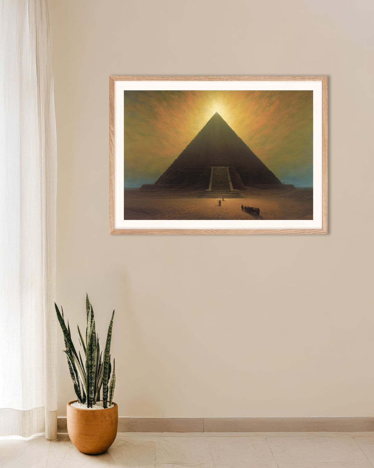 Poster med Atmosfärisk, mörk och mystisk, Den stora pyramiden, med ram i naturträ