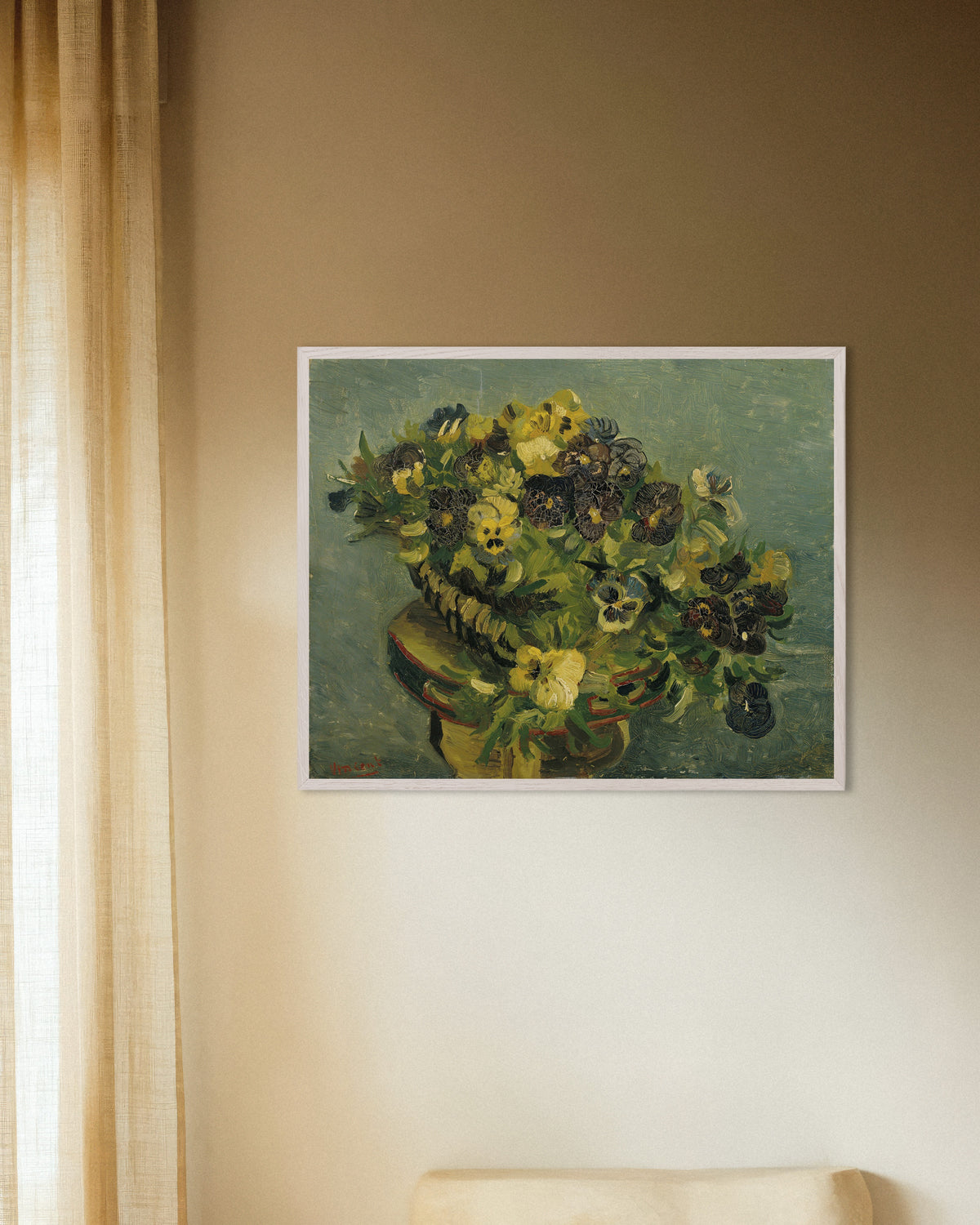 Poster med Pensékorg på ett litet bord (1887) av Vincent van Gogh, med vit träram