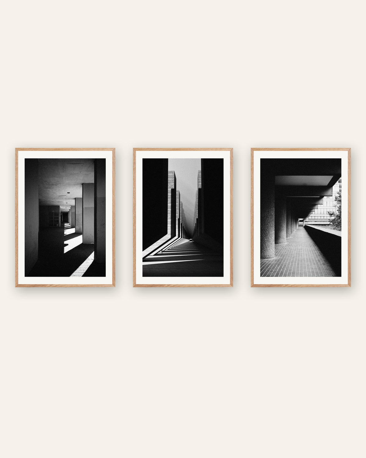 Brutalism-posters, set med 3: ljus och skugga, i ramar av naturek