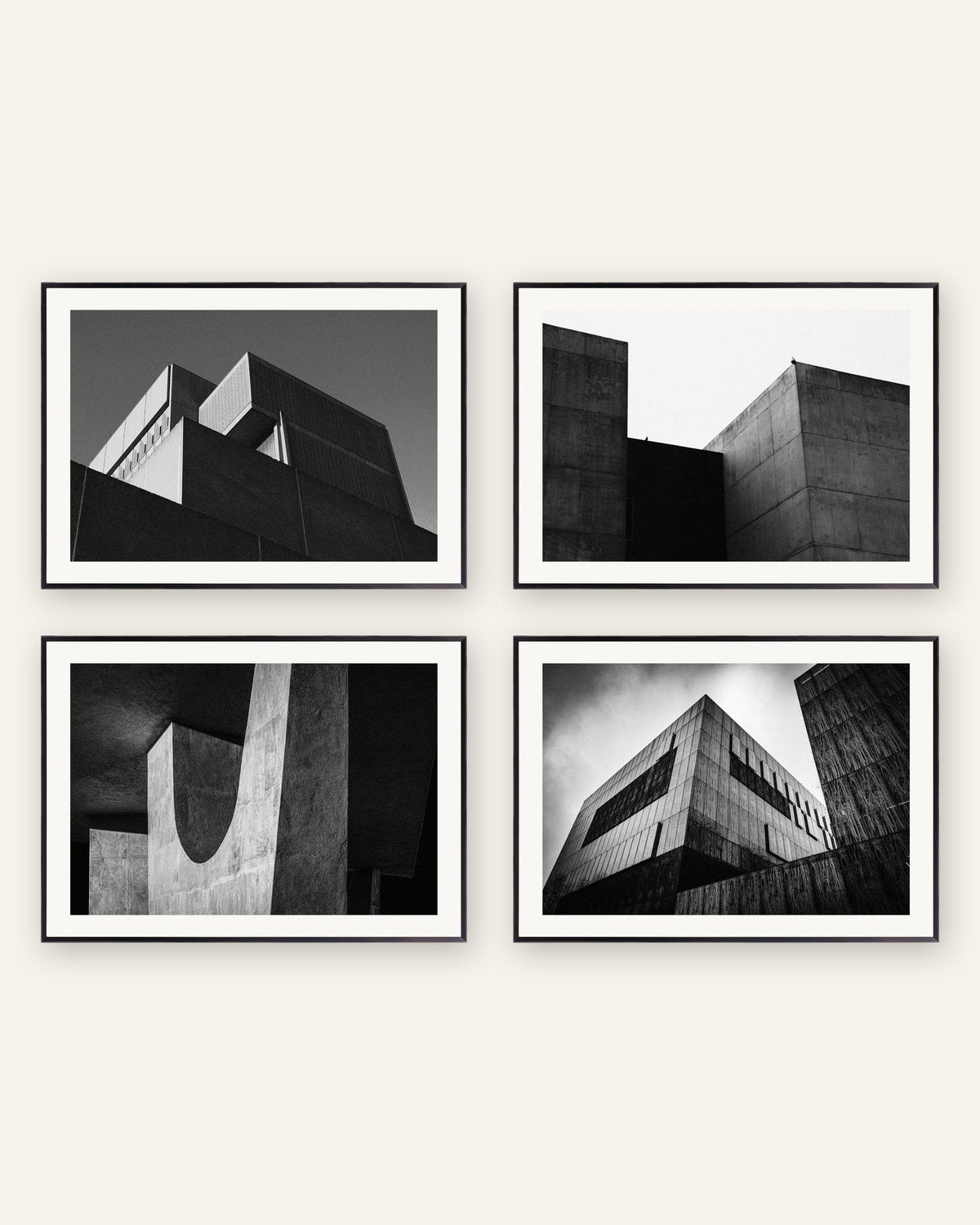 Brutalism-posters, set med 4: minimalistiska betongvolymer, i svarta metallramar