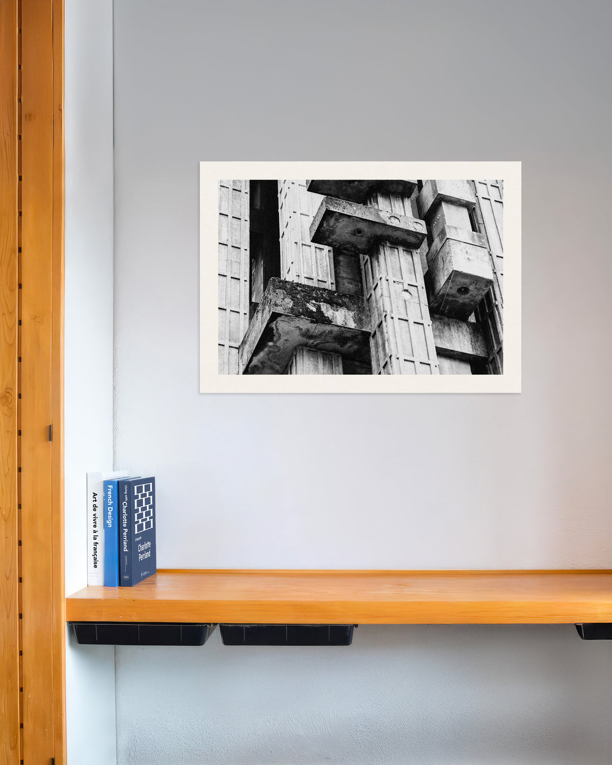 Poster ”Närbild av väderbitna betongblock”