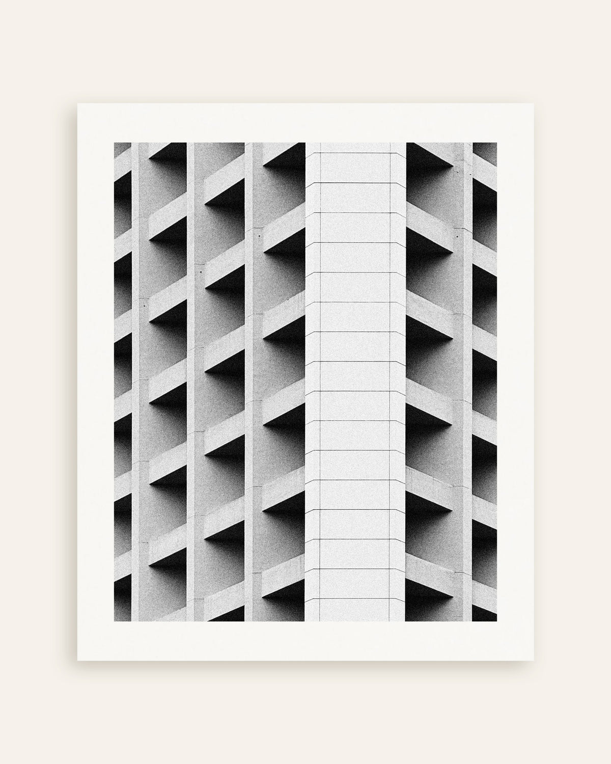Poster ”Kassetterad fasad med vit mittlinje”, miniatyr