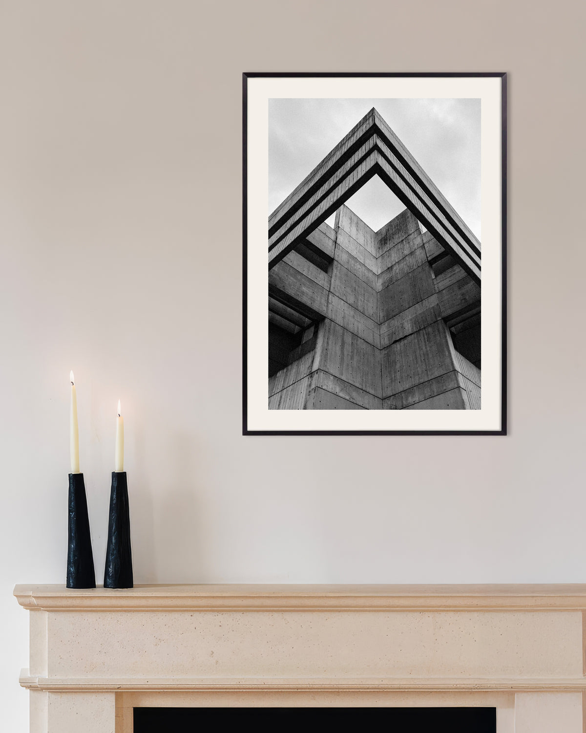 Poster ”Betongtakets silhuett sedd underifrån”, med metallram