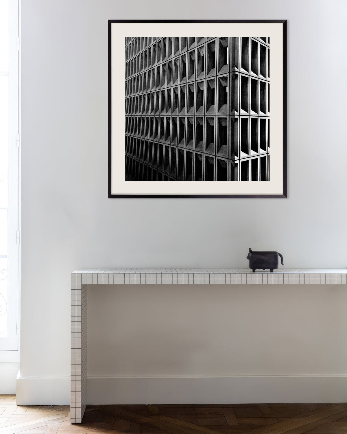 Poster ”Hörn med djupt fönsterrutnät”, med metallram