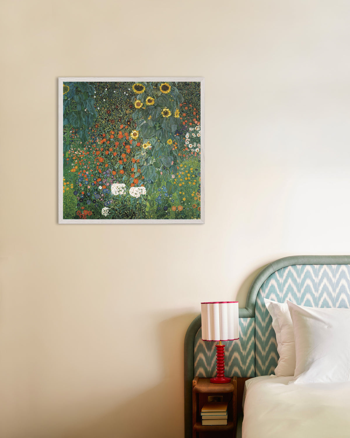 Poster Bondeträdgård med solrosor (1907) av Gustav Klimt med vit träram