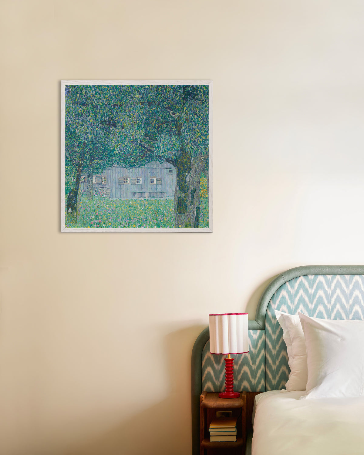 Poster Bondgård i Buchberg (1911) av Gustav Klimt med vit träram