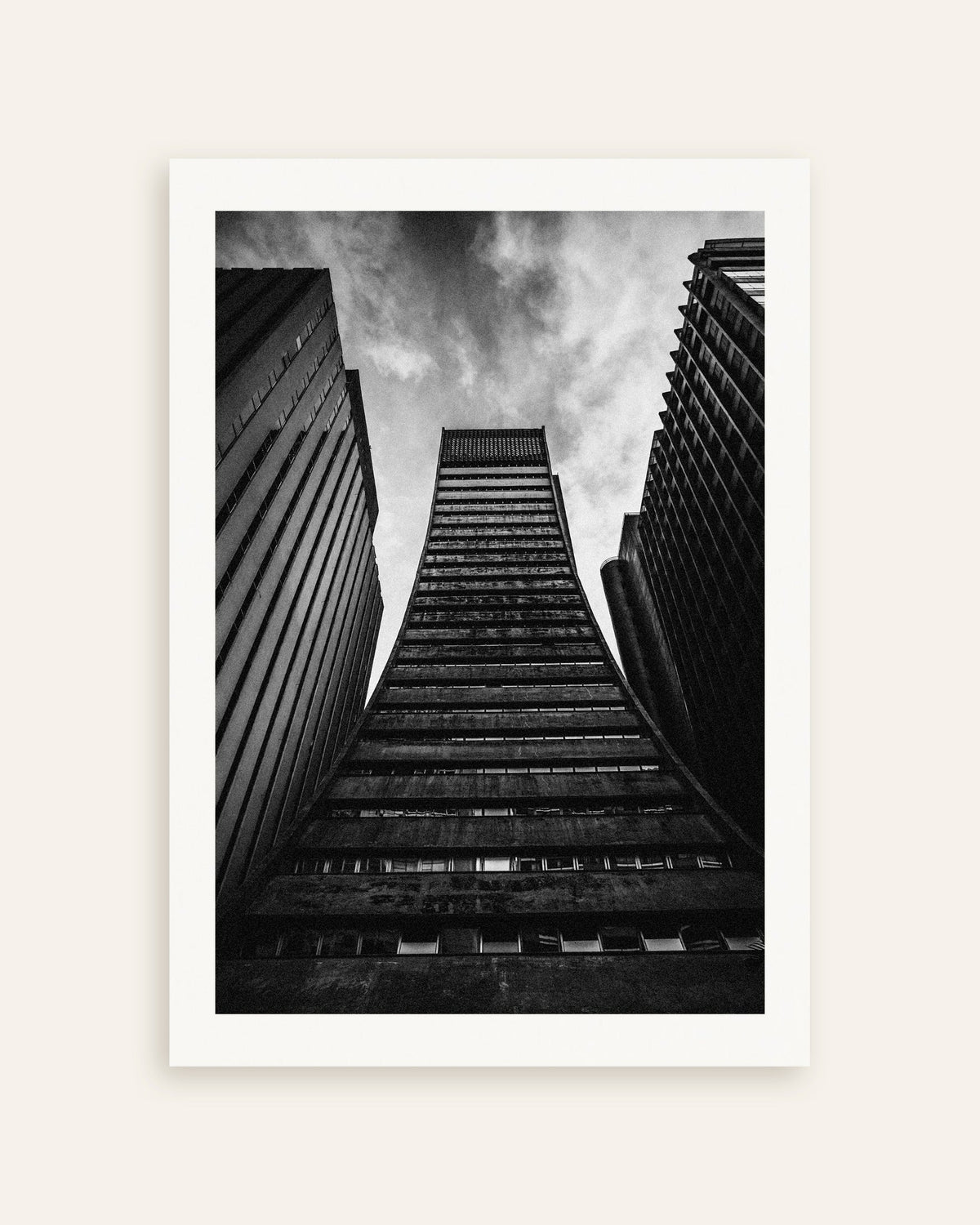 Poster ”Utsvängt torn mellan jättar”, miniatyr