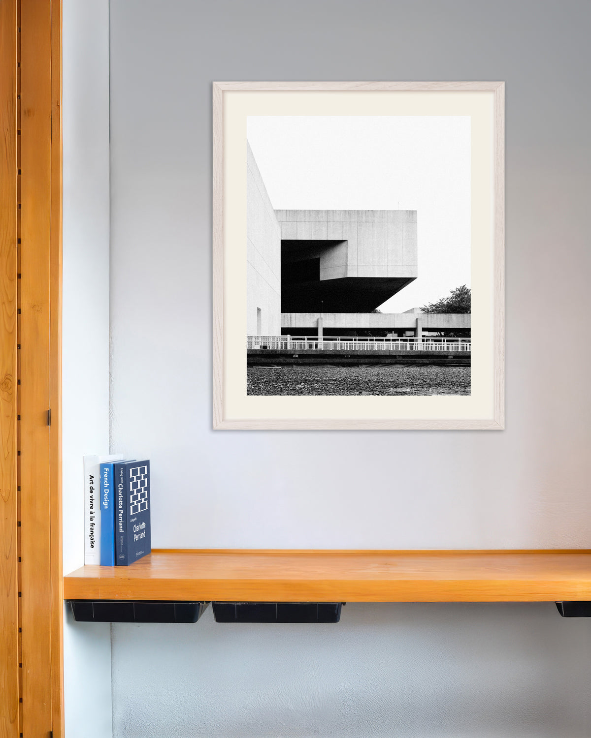 Poster ”Flytande betongblock”, med vit träram