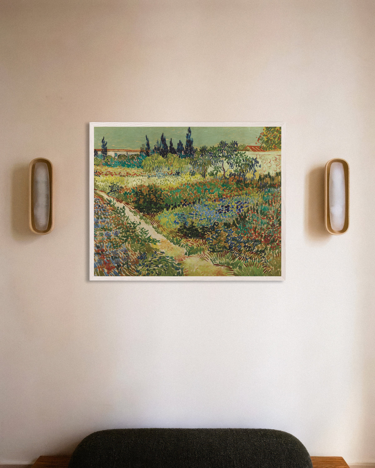 Poster med Trädgård i Arles (1888) av Vincent van Gogh, med vit träram