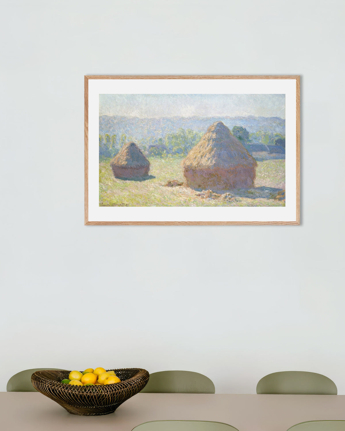 Poster Sädesstackar, sensommar (1891) av Claude Monet med ram i naturträ