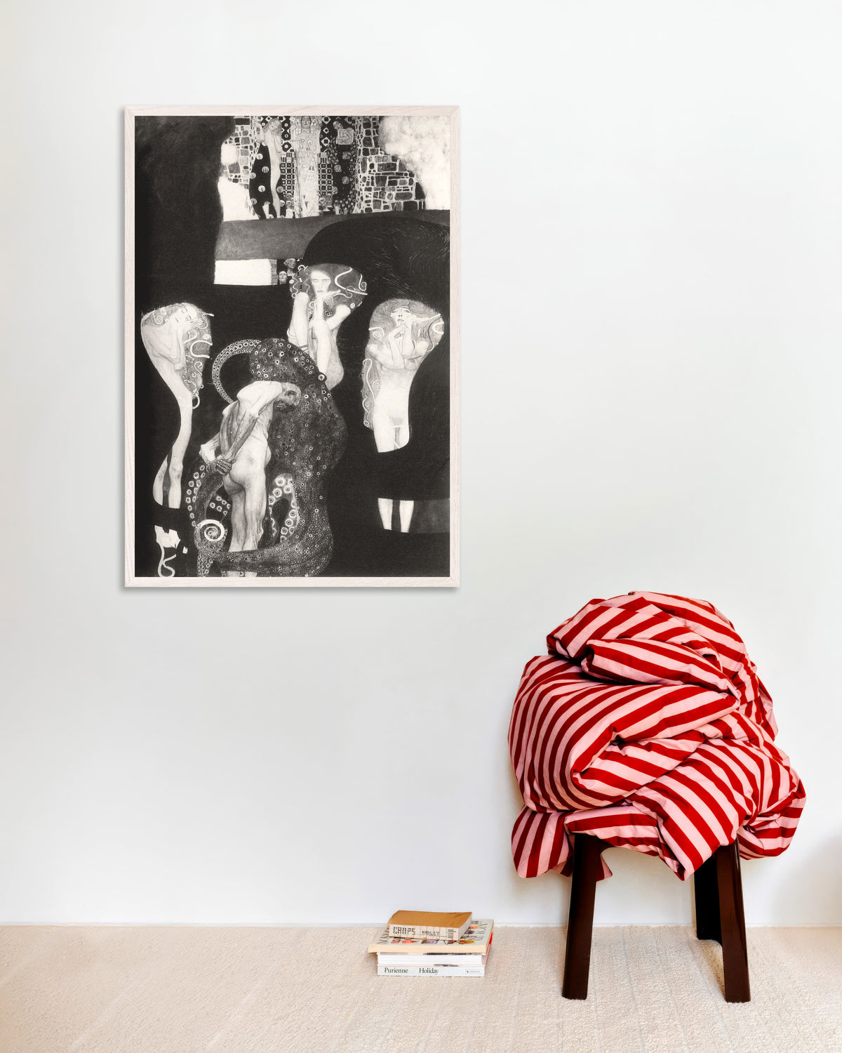 Poster Jurisprudensen (1907) av Gustav Klimt med vit träram