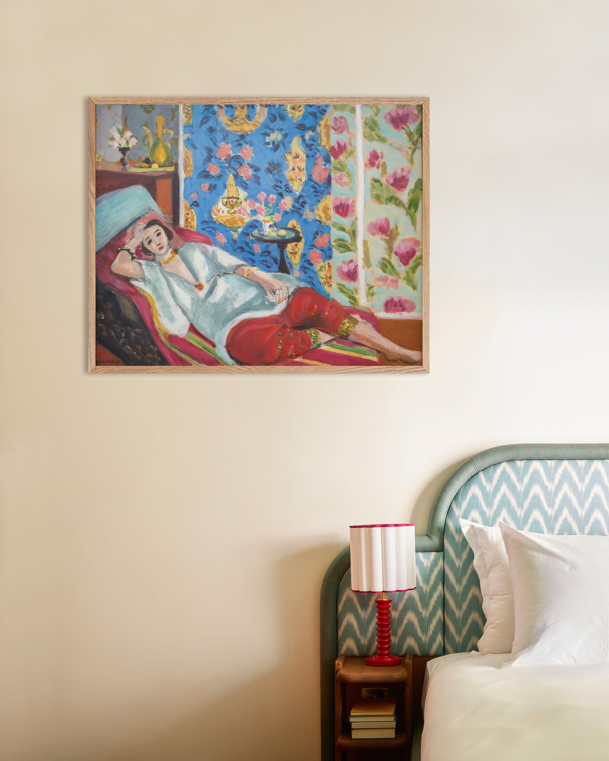 Poster av Odalisque med röda byxor (1924–1925) av Henri Matisse, med ram i naturträ