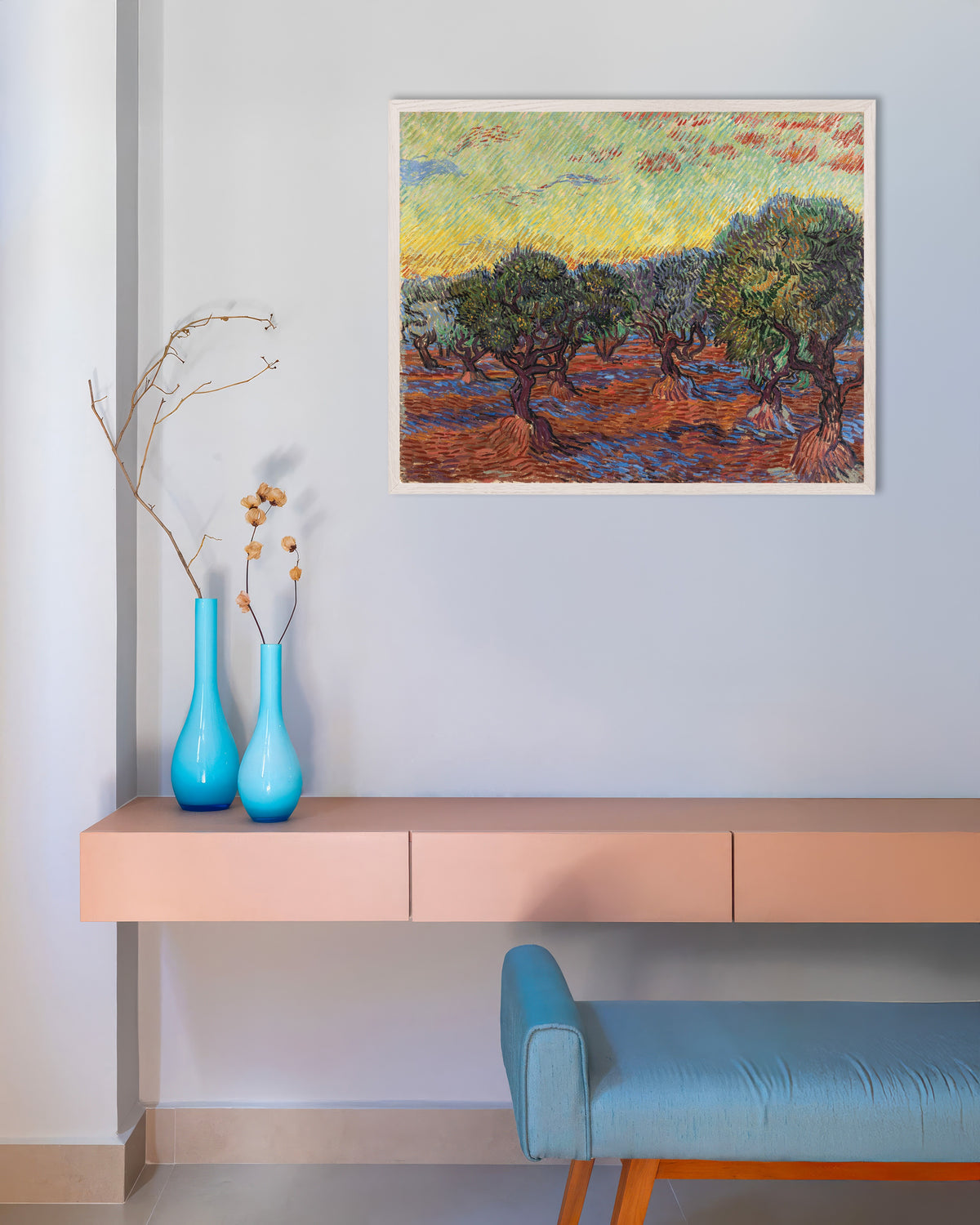 Poster av Olivlund med orange himmel (1889) av Vincent van Gogh, med vit träram