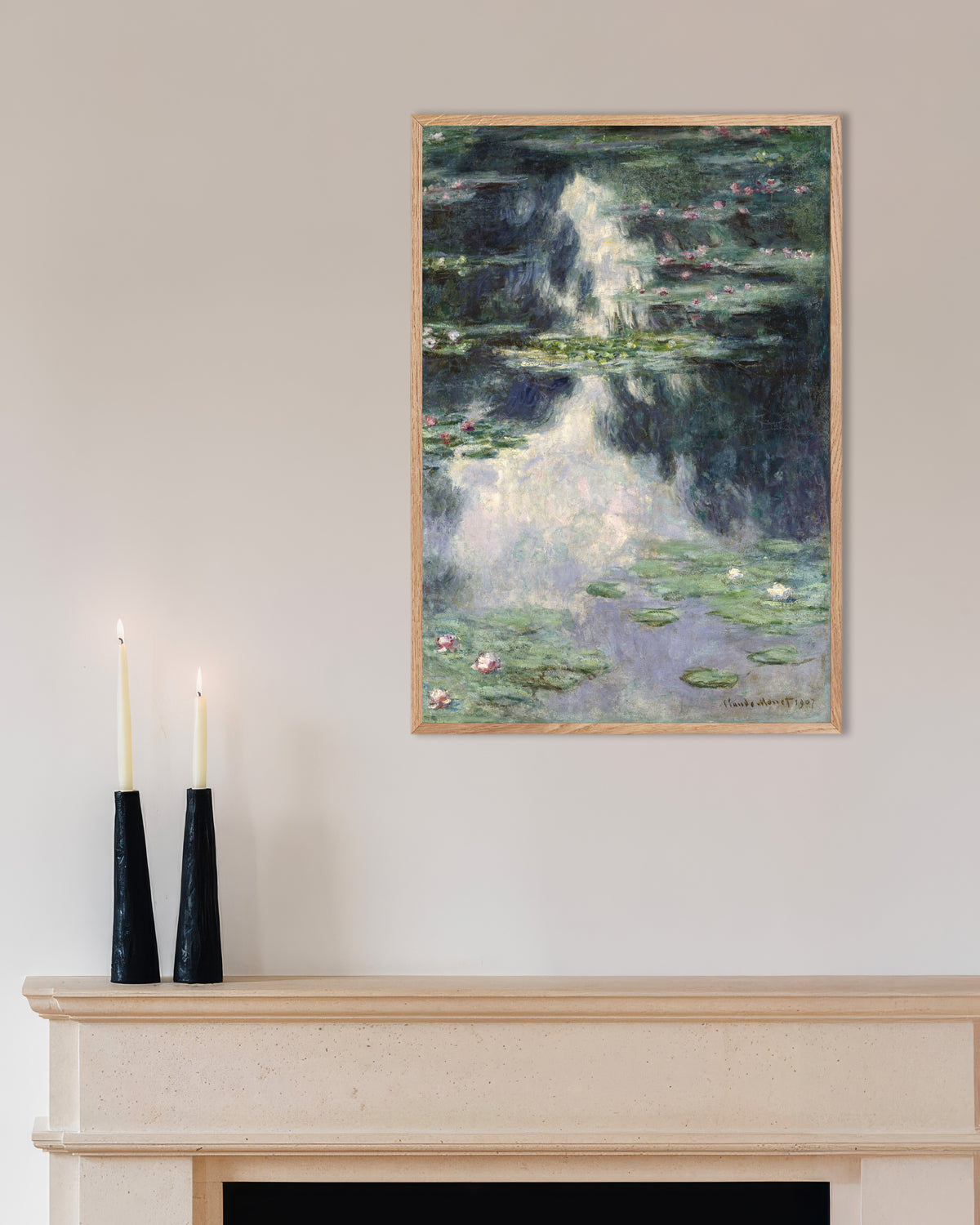 Poster Damm med näckrosor (1907) av Claude Monet med ram i naturträ