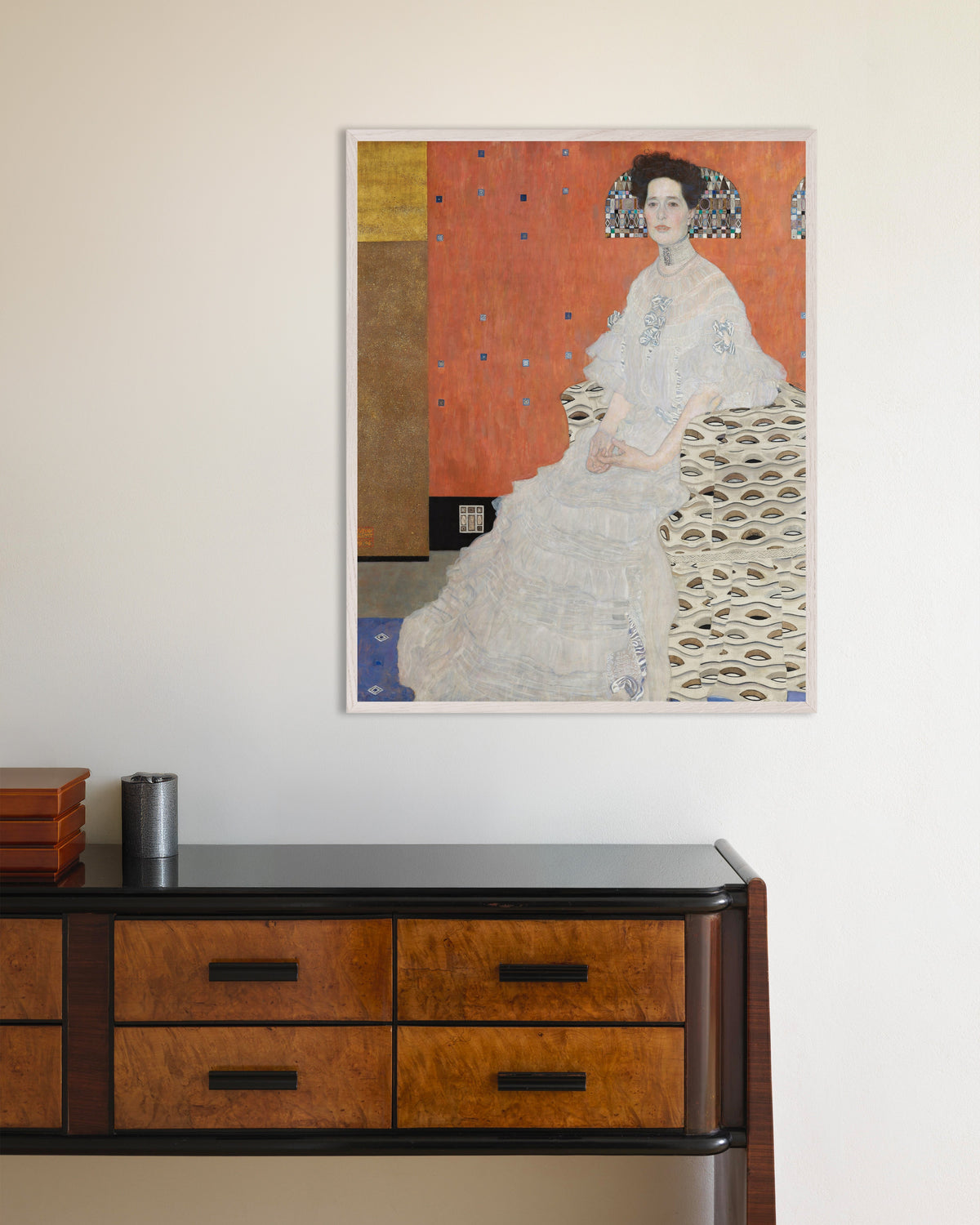 Poster Porträtt av Fritza Riedler (1906) av Gustav Klimt med vit träram